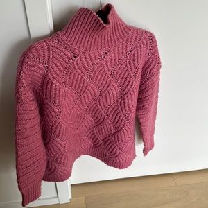 selling pink knitwear from reiss. Barely use and look new. Size xs-s